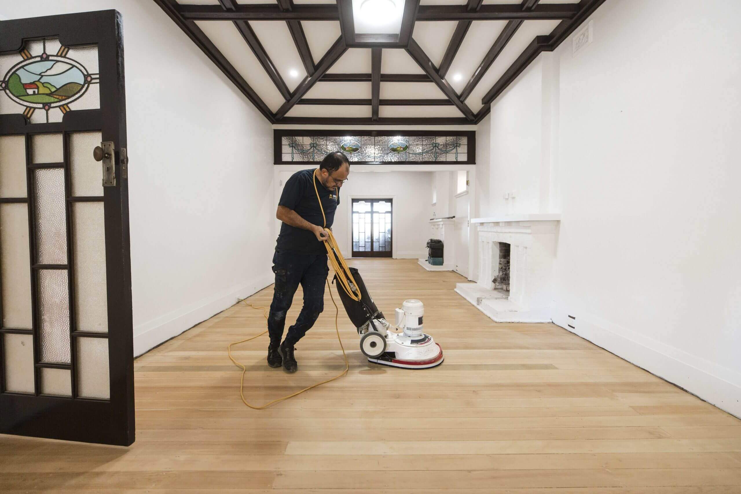 wooden floor sanding and polishing