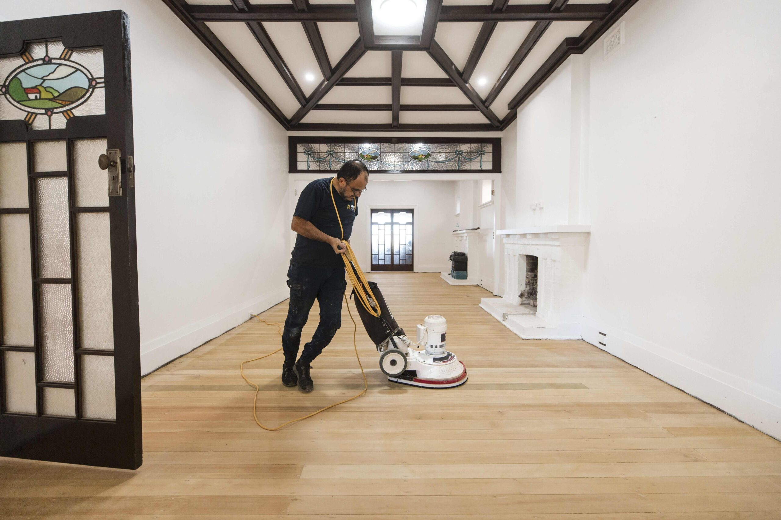 wooden floor sanding and polishing